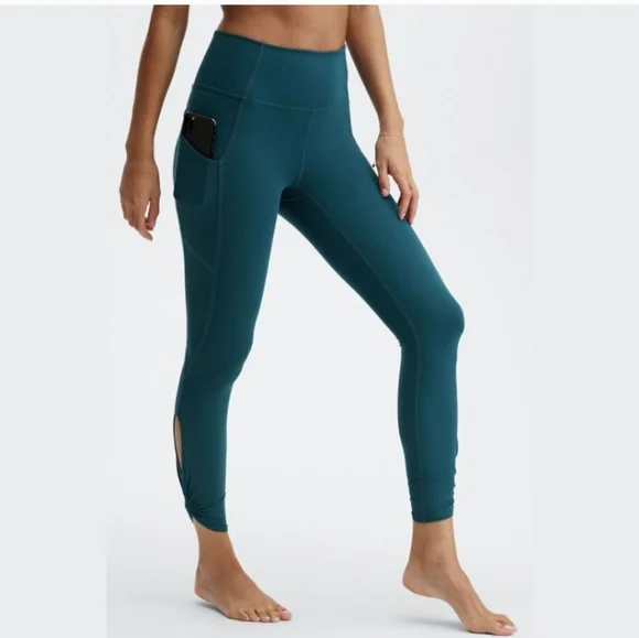 Fabletics Oasis High Waisted Twist 7/8 Leggings Midnight Wave Teal Activewear - Picture 9 of 12